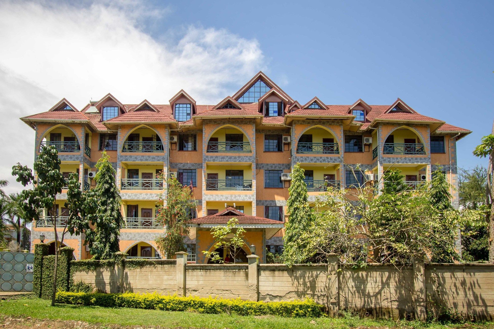 พาร์ควิว ซาฟารี โฮเต็ล แอนด์ อพาร์ตเมนต์ Hotel คิซูมู ภายนอก รูปภาพ